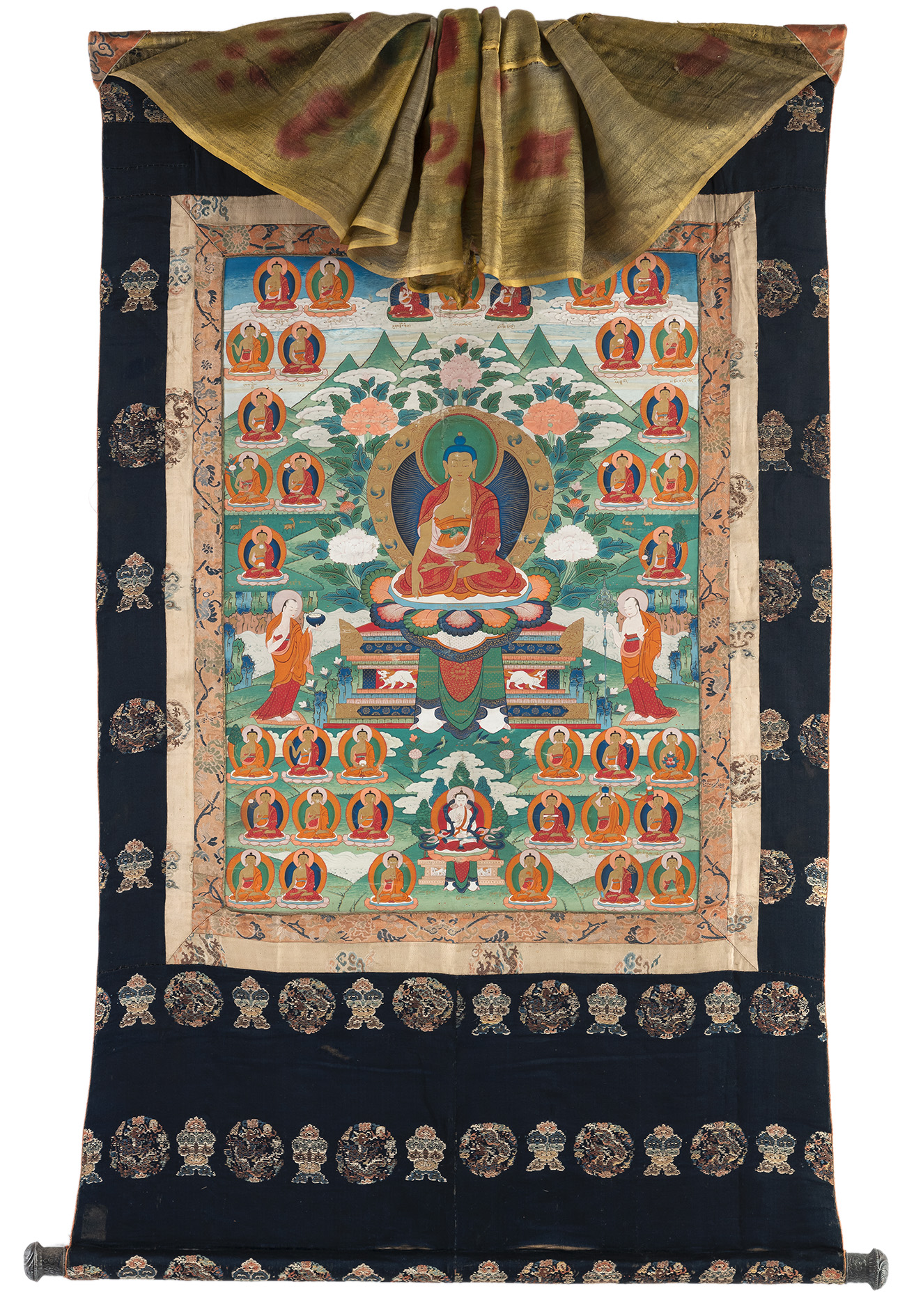 Feines Thangka des Buddha Shakyamuni in Seidenmotnierung