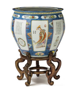 <b>Großer Porzellan-Cachepot mit Dekor von Figuren und Antiquitäten mit Gedichtaufschriften</b>