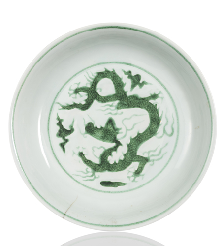 <b>A FINE IMPERIAL GREEN-ENAMELED 'DRAGON' DISH</b>