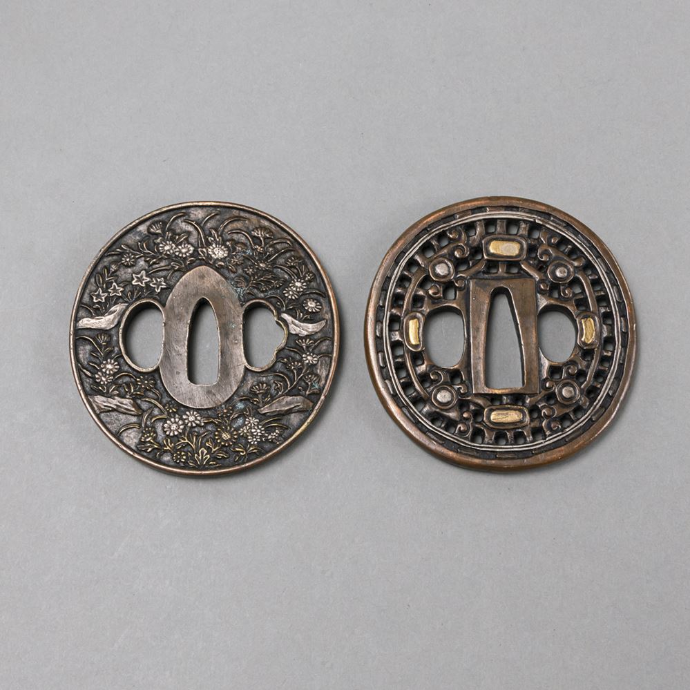 <b>TWO CAST-METALL TSUBA</b>