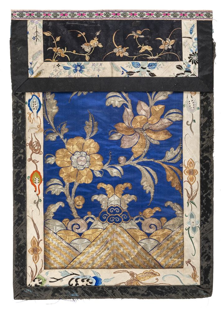 <b>A FLORAL GOLDEN THREAD SILK EMBROIDERY</b>