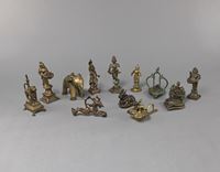 <b>A GROUP OF TWELVE WORKS OF ART, OIL LAMPS, OX ET AL.</b>