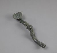 <b>A JADE RUYI SCEPTRE WITH POMEGRANATES</b>