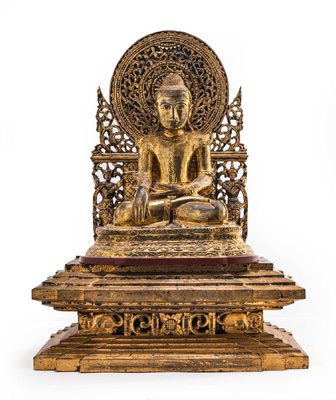 <b>A GILT AND BLACK LACQUERED WOOD FIGURE OF BUDDHA SHAKYAMUNI</b>