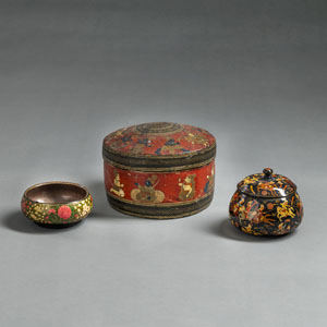 <b>THREE LACQUER-PAINTED LIDDED BOXES</b>
