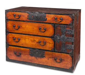 <b>A KEYAKI WOOD TANSU CONTAINING SEVEN DRAWERS AND WITH DECORATE METALL FITTINGS</b>
