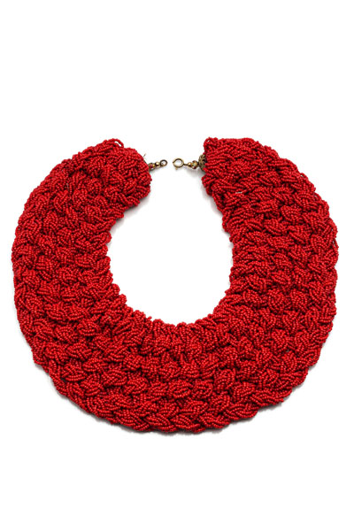 <b>A LARGE CORAL NECKLACE</b>