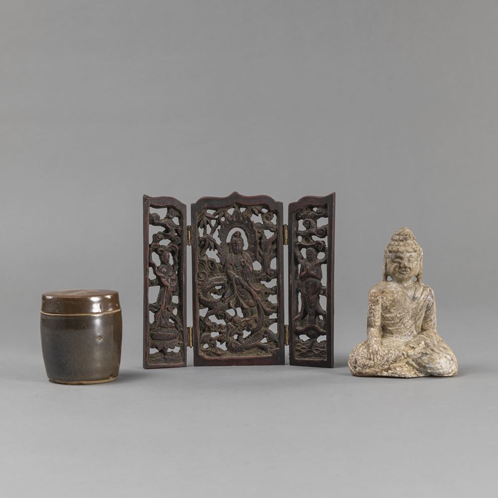 <b>A STONE FIGURE OF BUDDHA, A GUANYIN RELIEF TABLE SCREEN, AND A PERSIMMON-GLAZED BOX AND COVER</b>