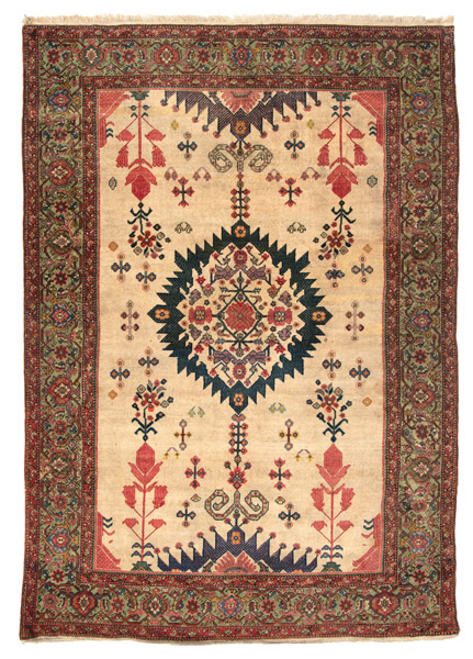 <b>AN ANTIQUE WHITE BACKGROUND FARAHAN RUG</b>