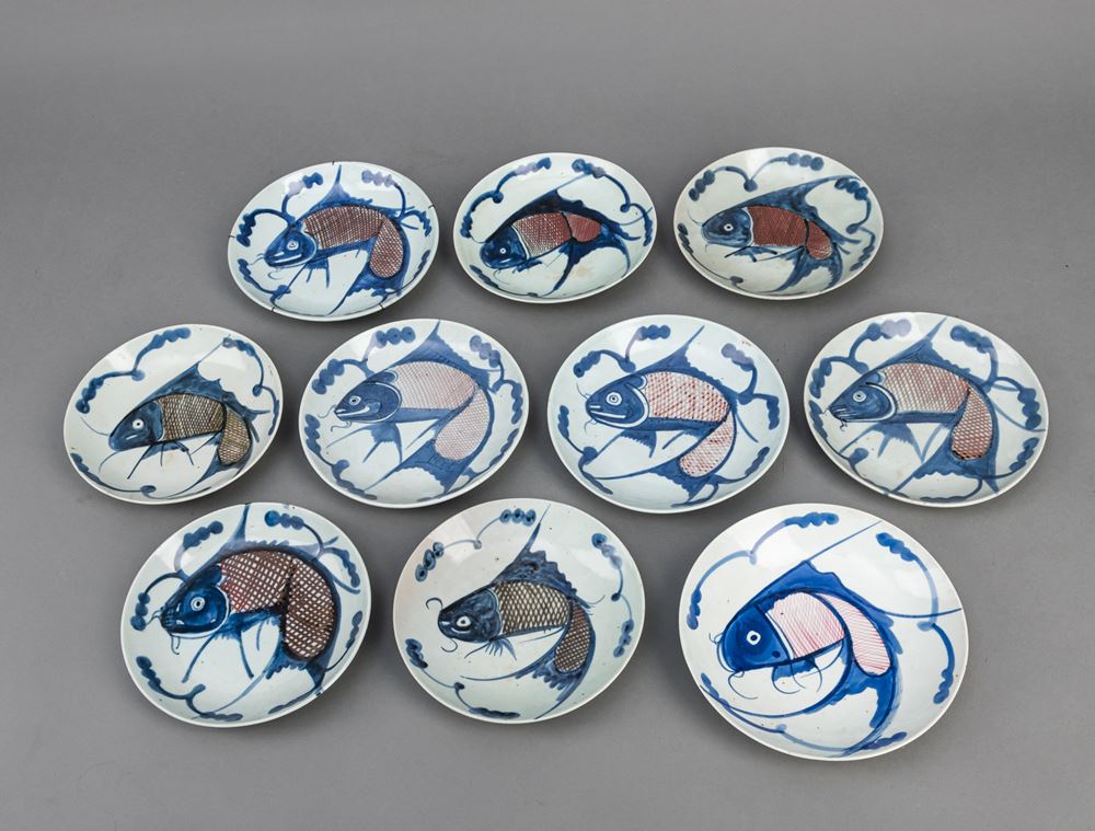 <b>TEN UNDERGLAZE-BLUE DECORATED FISH PLATES</b>