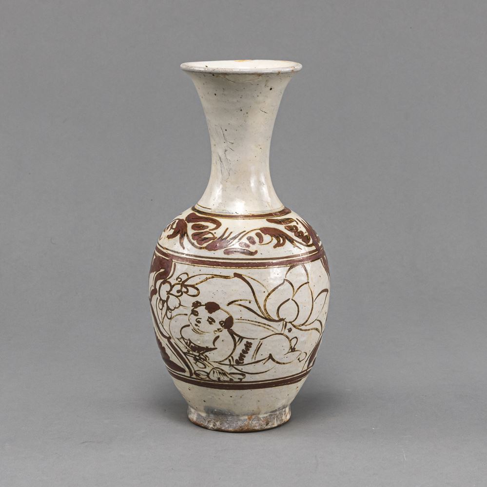 <b>A CIZHOU VASE WITH BOYS AND LOTUS</b>