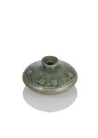 <b>A FLAT SANGAM-INLAID CELADON BOTTLE VASE</b>