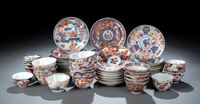 <b>A GROUP OF IMARI TEA CUPS AND SAUCERS</b>