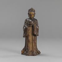 <b>A SMALL CARVED WOOD FIGURE OF AN OFFICIAL</b>