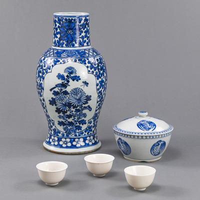 <b>A BLUE AND WHITE PORCELAIN BOWL AND COVER AND A VASE, FURTHER THREE DEHUA CUPS</b>