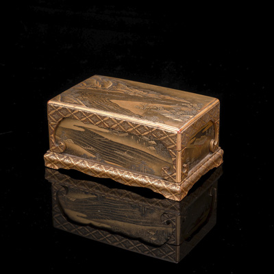 <b>A LACQUER BOX AND COVER, A LACQUER CHAIRE AND AN INSCRIBED KIRI TOMOBAKO</b>
