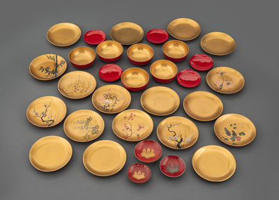 <b>A SET OF FOOD AND SAKE BOWLS AND DISHES</b>