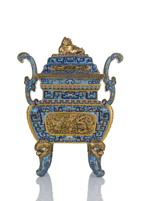 <b>Feiner und seltener Cloisonné-Wehrauchbrenner mit feuervergoldeten Paneelen in Form eines 'fang ding'</b>