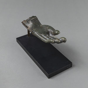 <b>Hand eines Buddha aus Bronze</b>