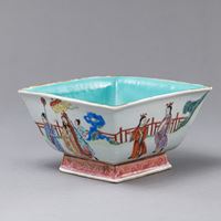 <b>A SQUARE FAMILLE ROSE FIGURAL BOWL</b>
