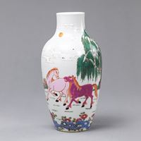 <b>A POLYCHROME HORSES PORCELAIN VASE</b>