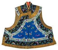 <b>A LADY'S SHORT VEST WITH FLOWERS AND BUTTERFLIES</b>