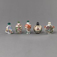 <b>FIVE PORCELAIN SNUFF BOTTLES WITH POLYCHROME DRAGON AND FIGURE DECORATION</b>