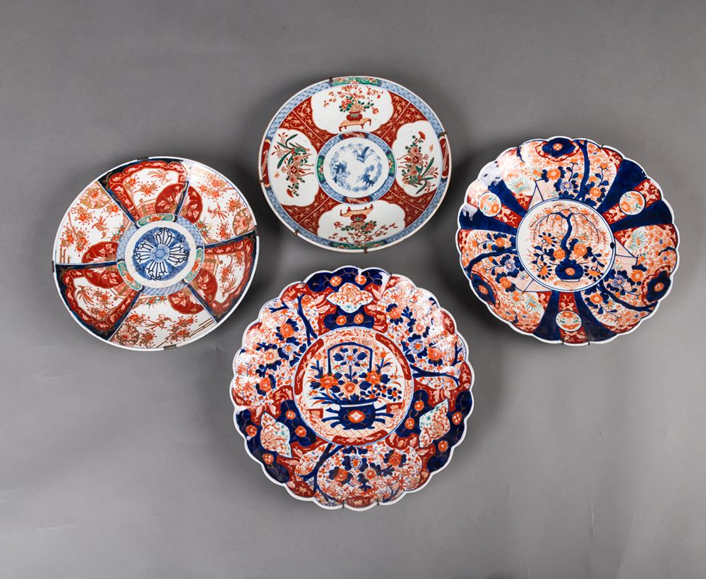 <b>FOUR LARGE IMARI PORCELAIN PLATES</b>