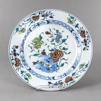 <b>A 'DOUCAI' PLATE DECORATED WITH PEONIES ON A ROCK</b>