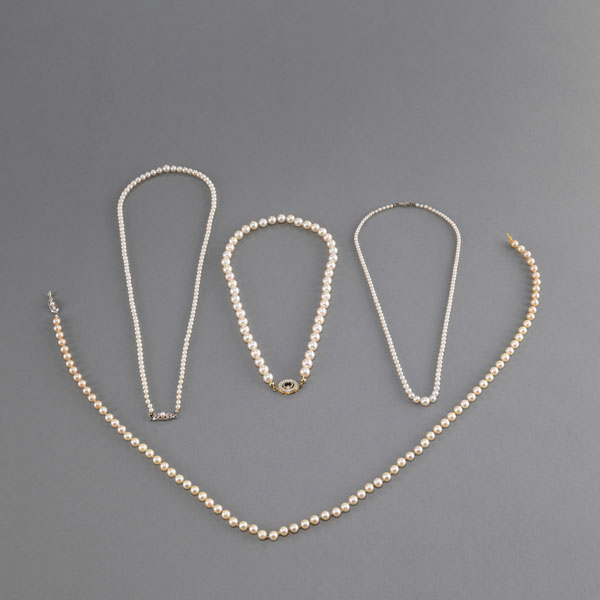 <b>FOUR CULTURED PEARL NECKLACES</b>