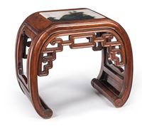 <b>A DREAMSTONE-INLAID ROUNDED LEGS WOOD STOOL</b>
