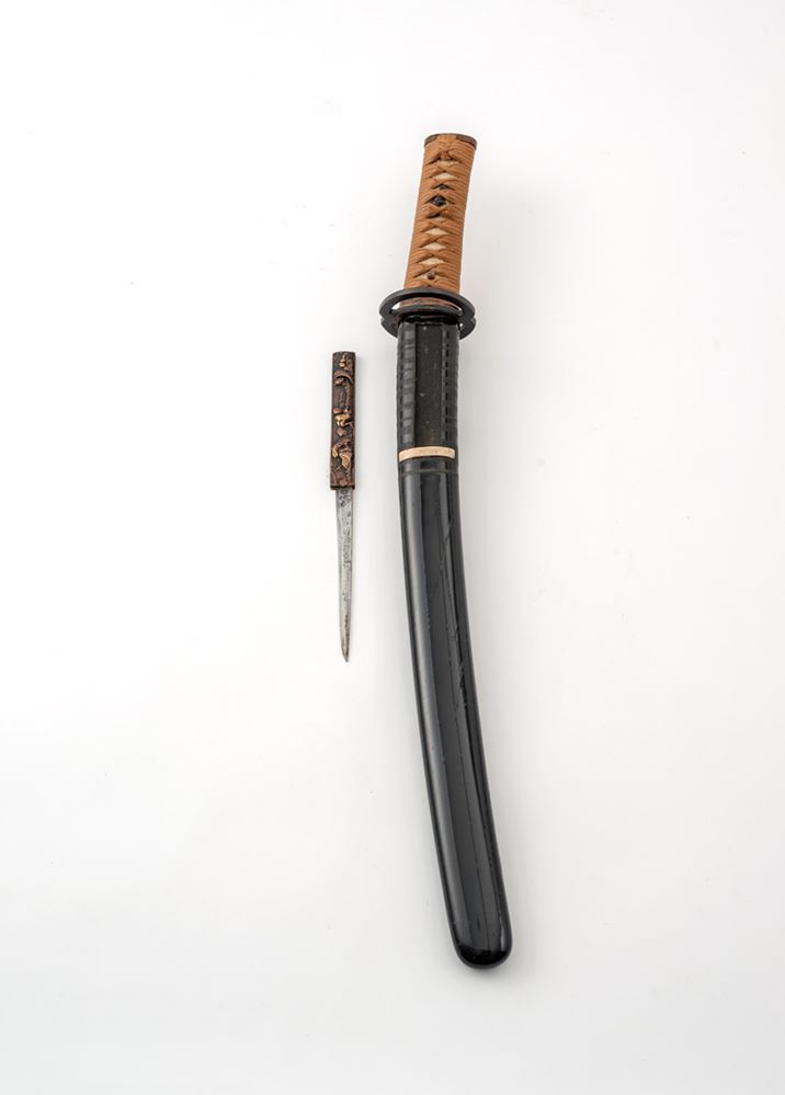 <b>A KOSHIRAE FOR A WAKIZASHI</b>
