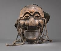 <b>A MOVEABLE-CHIN WOOD THEATRE MASK</b>