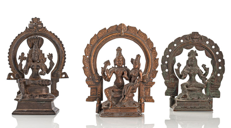 <b>Drei Bronzen mit Darstellungen der Uma, des Vishnu mit Lakshmi und der Kali</b>