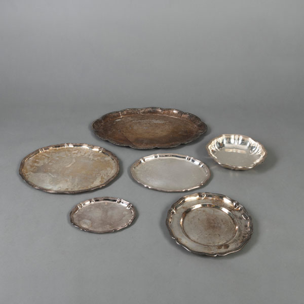 <b>MIXED LOT OF SIX TRAYS AND BOWLS</b>