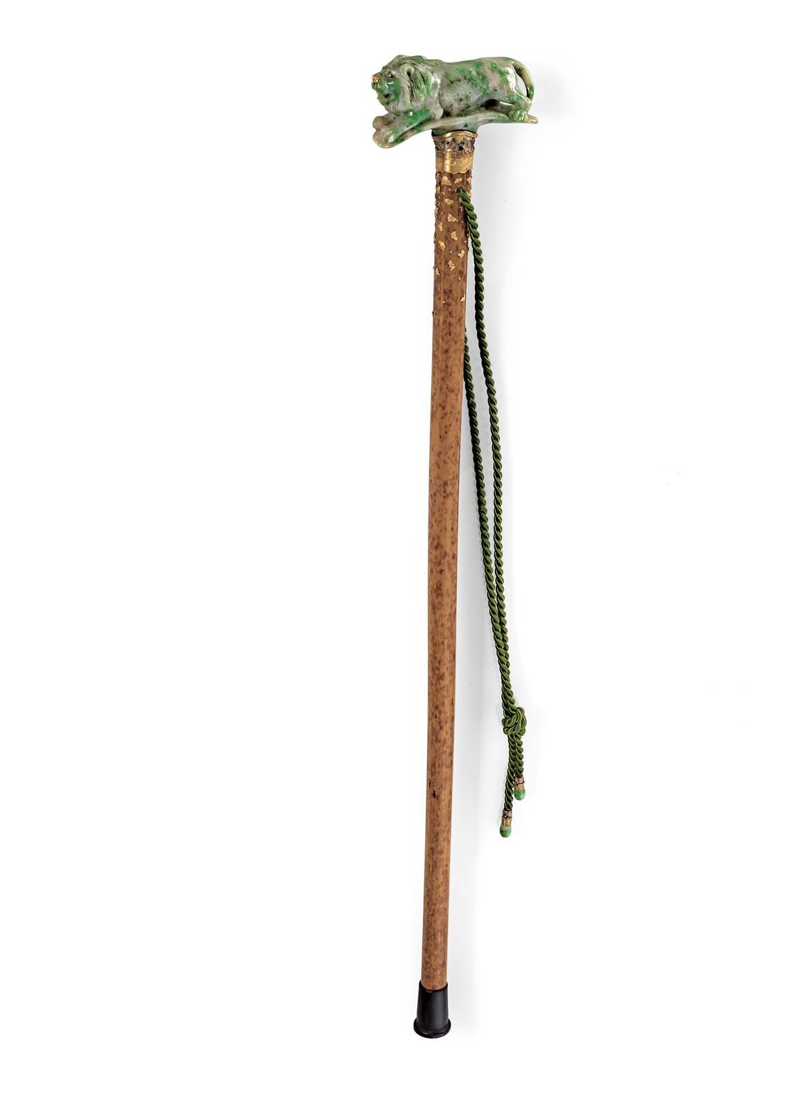 <b>A FINE GOLD AND SILVER MOUNTED WOOD WALKING STICK WITH JADEIT LION HANLDE</b>