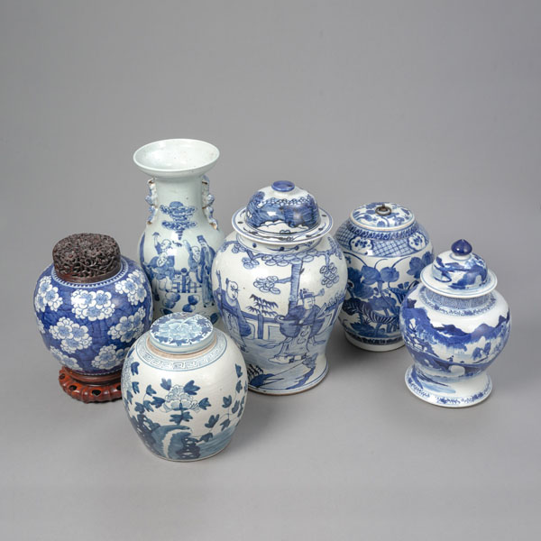 <b>LOT OF BLUE AND WHITE PORCELAIN: FIVE VASES AND COVERS, ONE BALUSTER VASE</b>