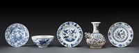 <b>FROU BLUE AND WHITE DISHES, A LION BOWL AND A KENDI</b>