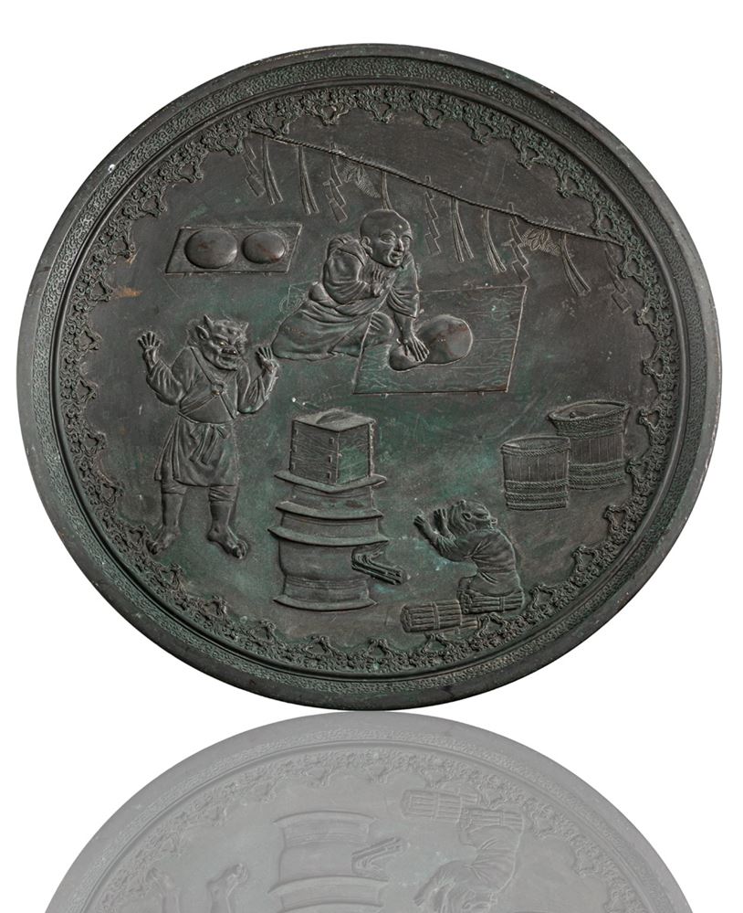 <b>A LARGE BRONZE CHARGER WITH ONI MAKING MOCHI FOR THE NEW YEAR FESTIVAL SETSUBUN</b>