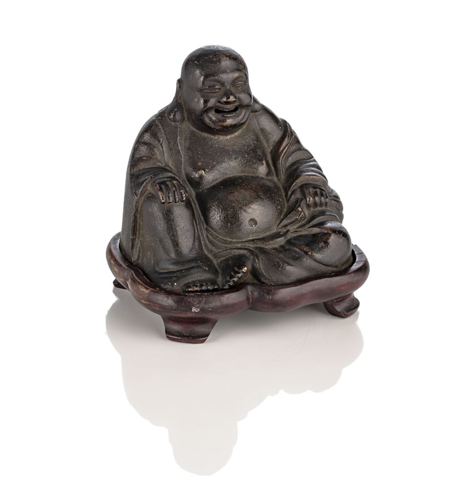 <b>A BRONZE FIGURE OF LAUGHING BUDAI</b>