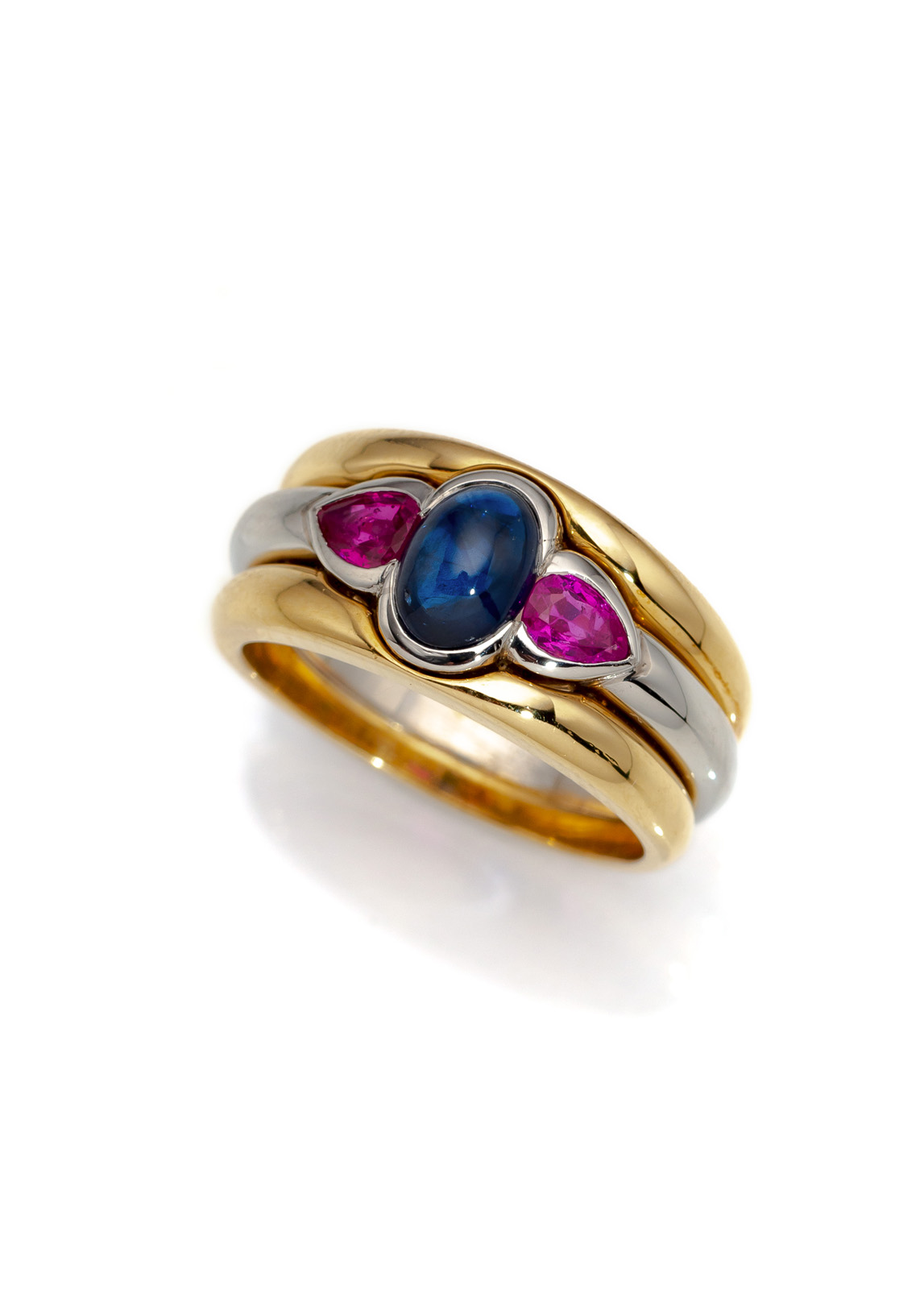 <b>A DIAMOND AND SAPPHIRE COCKTAIL RING</b>