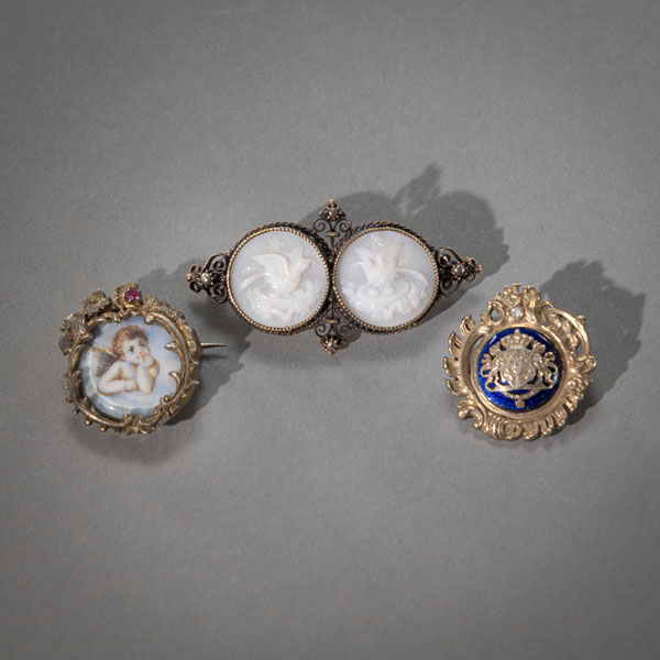 <b>THREE BROOCHES</b>