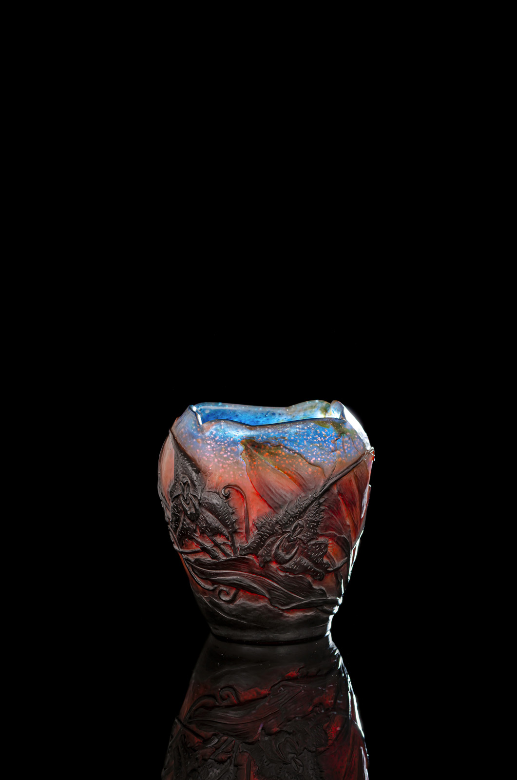 <b>A RARE GALLE MARTELÉ AND WHEEL-CARVED CAMEO GLASS VASE</b>