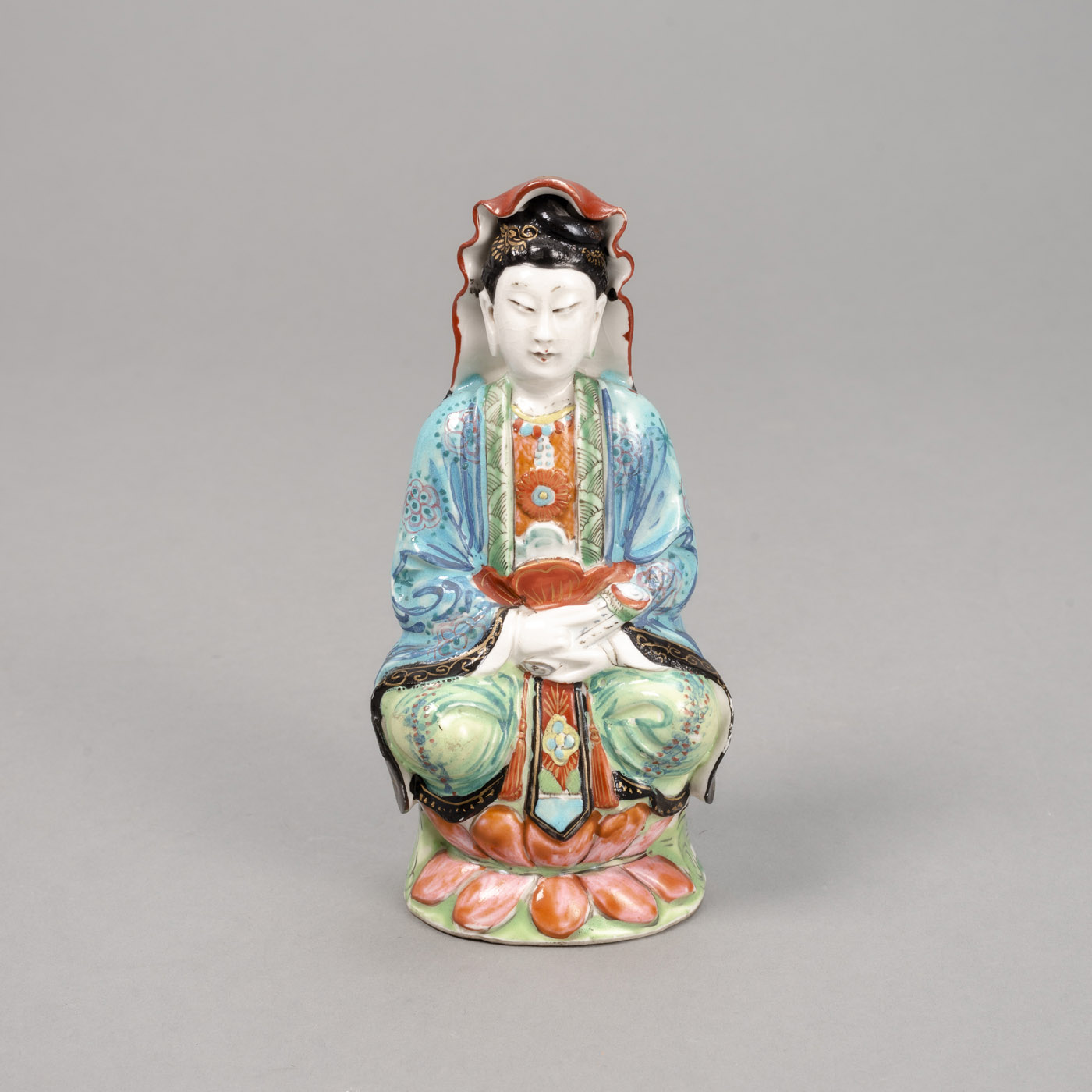 <b>'Famille rose'-Porzellanfigur des Guanyin</b>