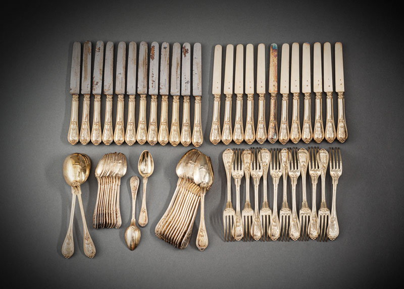 <b>A FRENCH SILVERGILT CUTLERY FOR 12 PEOPLE WITH ORIGINAL BOX</b>
