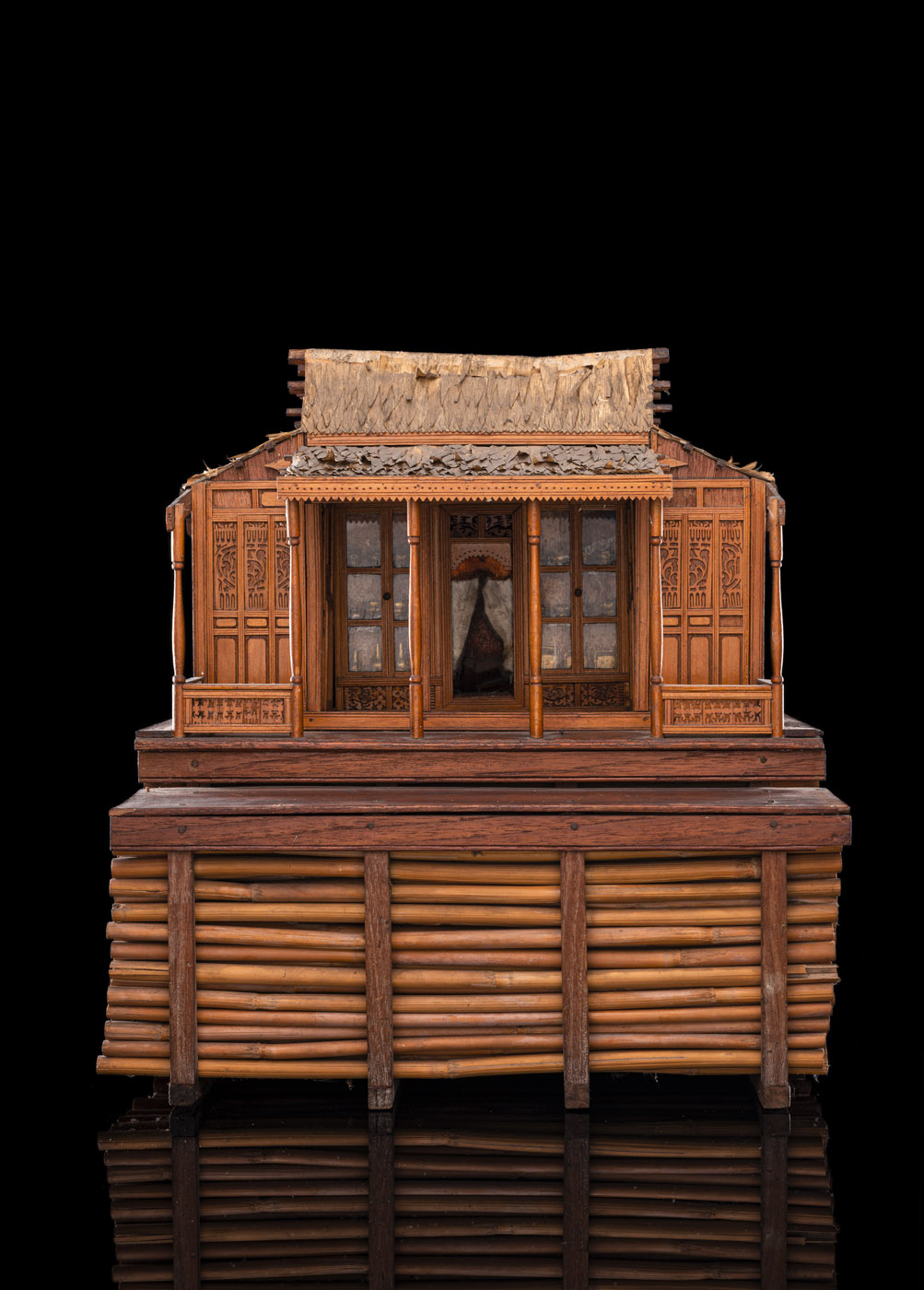 <b>Modell eines traditionellen Antiquitätengeschäfts aus Holz und Bambus</b>