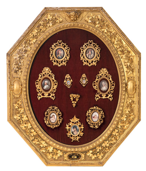 <b>A DECORATIVE GILT FRAME WITH A COLLECTION OF PORCELAIN MINIATURES</b>