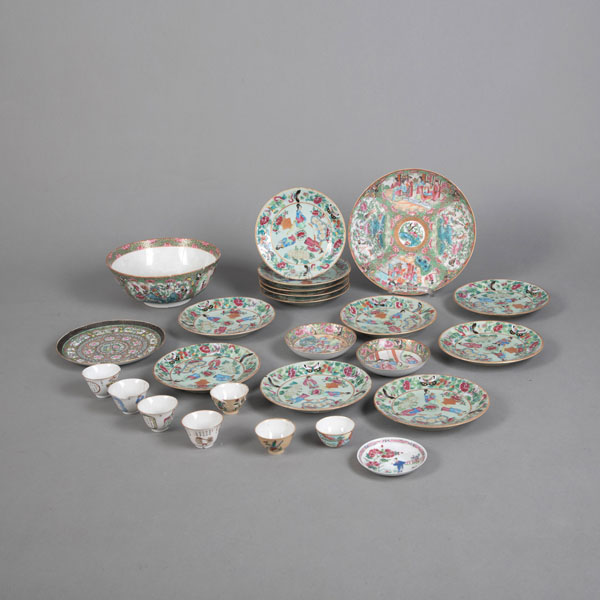 <b>FOURTEEN 'FAMILLE ROSE' PORCELAIN DISHES, A BOWL, SEVEN CUPS, AND THREE SAUCERS</b>