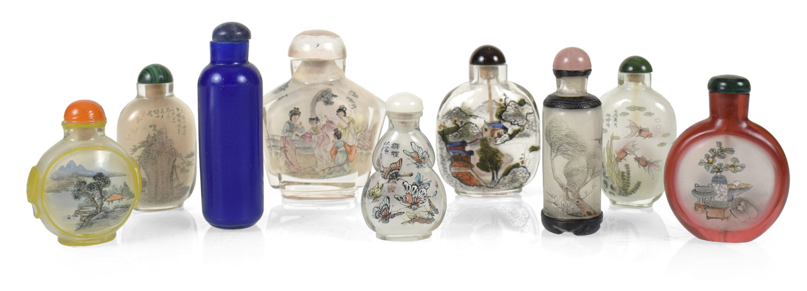 <b>Neun Snuffbottles aus Glas, teilw. innen bemalt mit Schmetterlingen, Figuren und Landschaften</b>