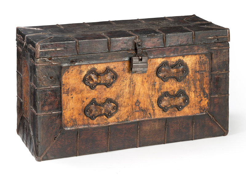 <b>A POLYCHROME CHEST WITH ARROW-SHAPED METAL FITTINGS</b>